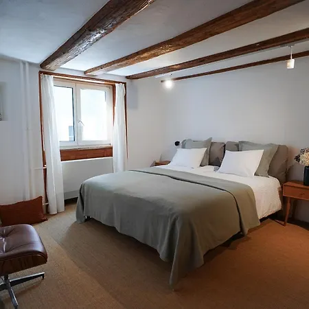 Charming Historical Apartment In Zurich City Center Oldtown Exterior photo